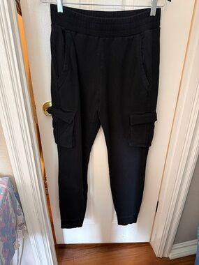 ALO Yoga Black Cargo Joggers with Side Pockets
